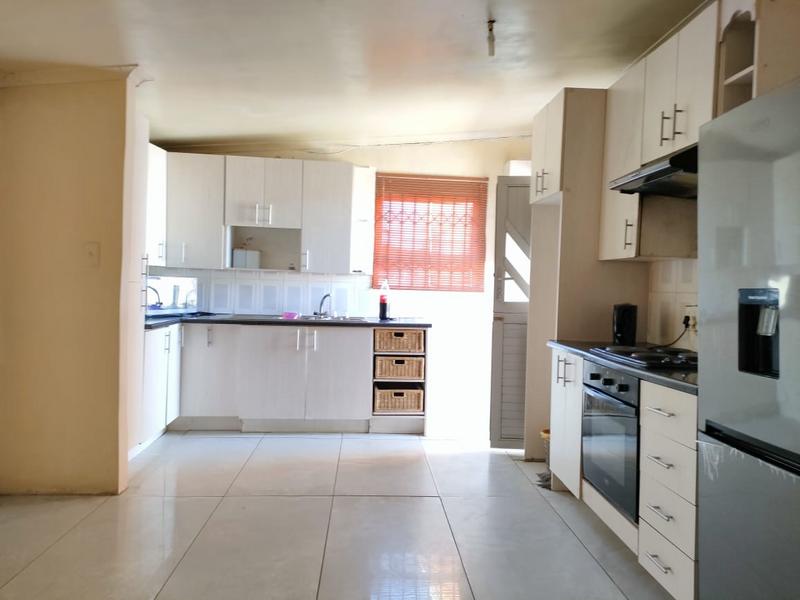 2 Bedroom Property for Sale in Sabata Dalindyebo Square Western Cape